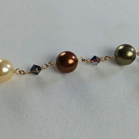 Pearls and Swarovski 14K Gold Filled Bracelet. - Picture 9 of 16